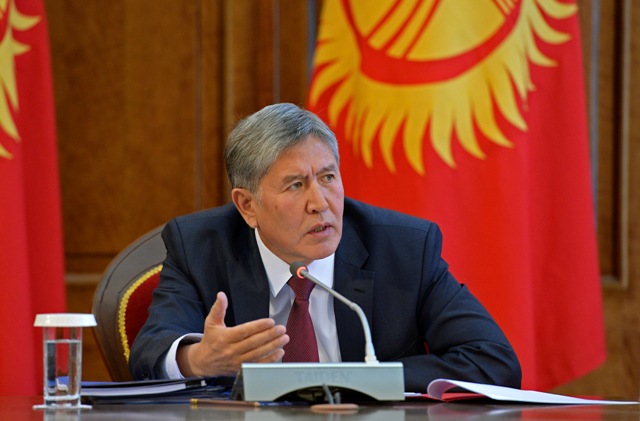 Атамбаев подписал решение Совета обороны, направленное на обеспечение энергетической безопасности Кыргызстана
