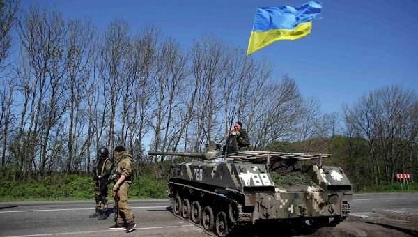 Евродепутаты требуют от Яценюка расследования массовых убийств на Украине