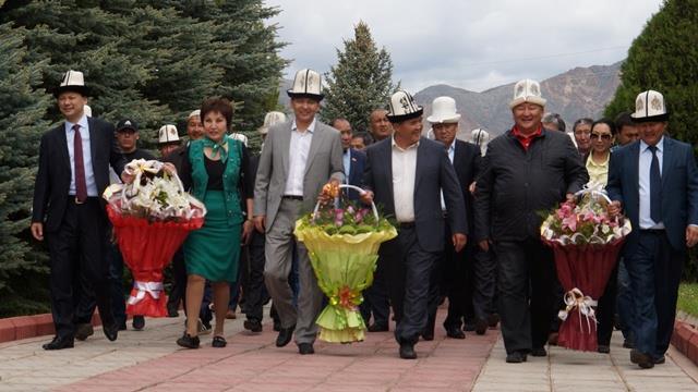 Лидеры партии «Республика - Ата-Журт» встретились с жителями Таласской области

