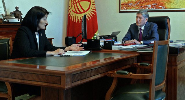 Алмазбеку Атамбаеву рассказали о результатах реорганизации структурных подразделений вузов