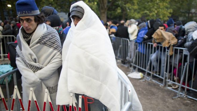 Германия хочет ввести на границе транзитные зоны для беженцев