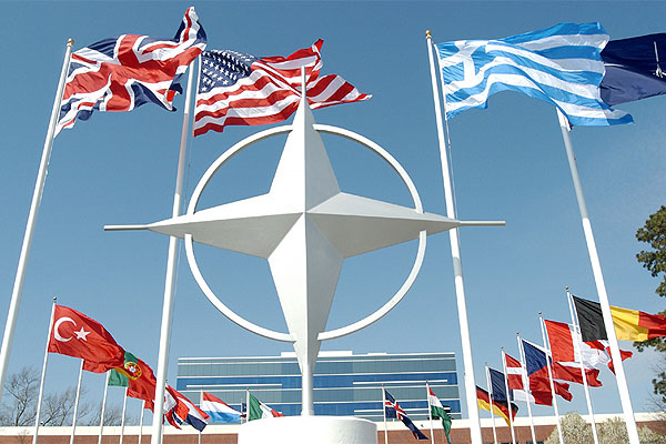 Британские депутаты: в НАТО не готовы к нападению России
