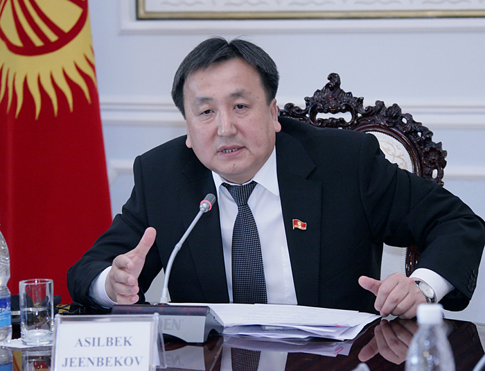 В Кыргызстане должен быть единый тариф на электроэнергию – Асылбек Жээнбеков
