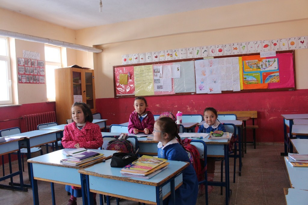 Школа в селе Улуу Памир