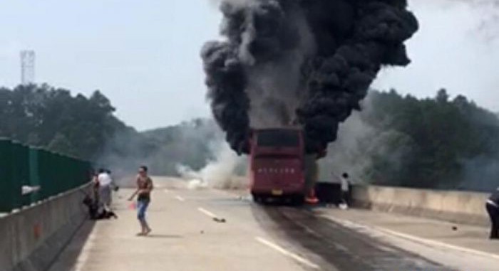 взрыв китай автобус