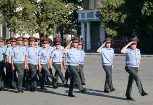 Омурбек Бабанов поздравил милиционеров с их профессиональным праздником