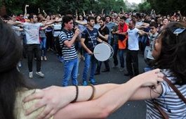 Ереван: демонстранты обещают стоять до конца