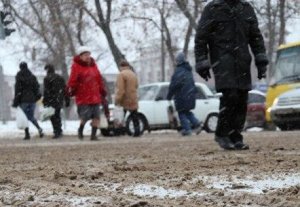 За один день снегопада на содержание дорог в Бишкеке ушло 237 тонн песка