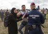 В Венгрии произошла массовая стычка беженцев с полицией