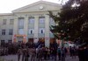 На одном из избирательных участках Бишкека образовалась очередь