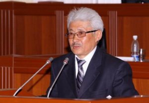 Омбудсмен: «Ахматбек Келдибеков фактически признал вину задержанной в Индонезии кыргызстанки»