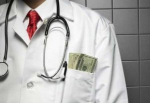 Касымбек Мамбетов: «Если врачи требуют деньги за какие-либо услуги, это только из-за нехватки финансирования»