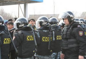Власти Казахстана обесточили город, в котором вспыхнули массовые беспорядки, и вводят в него спецвойска
