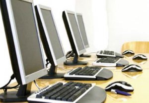 Государственная налоговая служба подарила школам Баткенской области 40 компьютеров