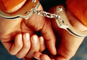 В Джалал-Абадской области за взятку задержан сотрудник Госрегистрационной службы