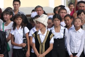 Депутат «Ата-Журта» предложил узаконить платное образование в школах