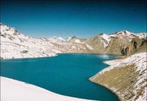 В Кыргызстане имеется угроза прорыва 330 высокогорных озер