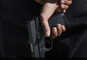 В Баткене сотрудник милиции сам себе выстрелил в ногу