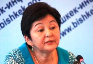 Родители школьников Бишкека требуют уволить главу городского Управления образования Айнагуль Ниязову