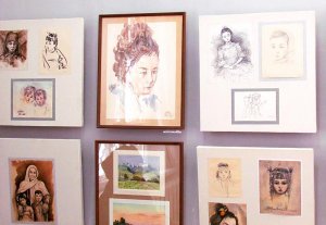 В Бишкеке открылась выставка картин с изображениями детских лиц