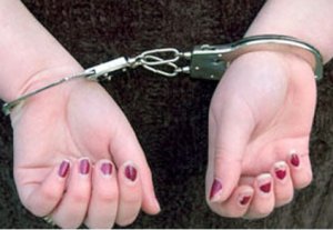 В Таласской области задержана женщина, обвиняемая в убийстве 15-летней девушки