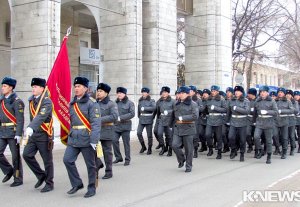 В Бишкеке проходит военный парад в честь Дня защитника Отечества