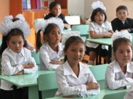 В Кыргызстане стартовали акции по защите прав учеников школ