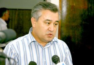 «Фонд Прогресса»: Омурбек Текебаев нарушает демократические принципы внутри партии