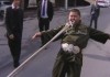 Силач Нурлан Алишеров протянул зубами 11-тонный вертолет «Ми-8» на 5 метров