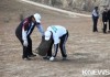 Возле самого высокого в Кыргызстане флагштока прошла акция по уборке территории