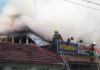 В Бишкеке горит кафе «Раут»