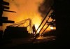 В Бишкеке ночью пожарные боролись с огнем на строительной площадке