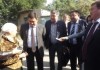 Депутаты городского парламента в Бишкеке посетили дома 129 семей малоимущих пенсионеров
