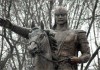 Куда делись 4 млн сомов от памятника Манасу в Москве?