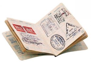 Владельцам диппаспортов Кыргызстана и Польши отменили визы на 90 дней