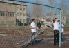 Школьники своими руками отреставрировали футбольное поле