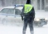 Казахские гаишники спасли 13 замерзающих кыргызстанцев