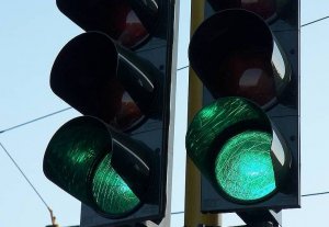 В Бишкеке передвигают светофоры