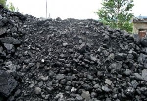 Корея выделила малоимущим семьям Кыргызстана уголь