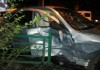 В Бишкеке две машины снесли ограждение по улице Байтик Баатыра