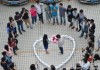 Сердце из 99 айфонов не убедило китаянку выйти замуж (Фото)