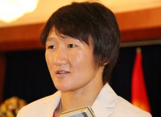 Кыргызстанка Айсулуу Тыныбекова стала чемпионкой мира по женской борьбе