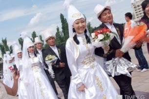 В Кыргызстане зарегистрировано почти 20 тысяч браков за 5 месяцев. ГРС напомнил об упрощении процедур