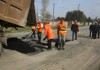 В девяти жилмассивах Свердловского района провели ремонт гравийных дорог