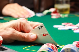 ГКНБ КР: В Араванском районе выявлено подпольное игровое заведение, организованное депутатом айыльного кенеша