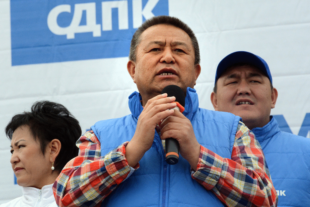 Чыныбай Турсунбеков хочет видеть сильный парламент и ответственное правительство