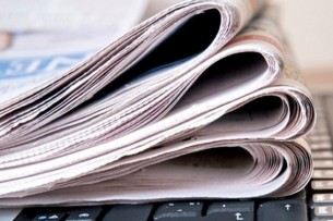 «Придется писать, какое государство хорошее». Как выживают региональные СМИ Казахстана и почему их выкупают