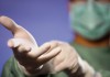 Почему одноразовые перчатки не защищают от коронавируса