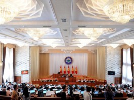 Коалиция большинства одобрила новый состав правительства во главе с Сапаром Исаковым