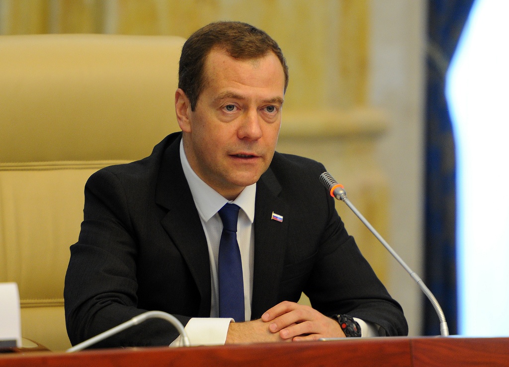Дмитрий Медведев назвал Байдена и Макрона соучастниками теракта в "Крокусе"